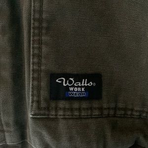 Walls work jacket pretty much brand new size large and In a nice green color